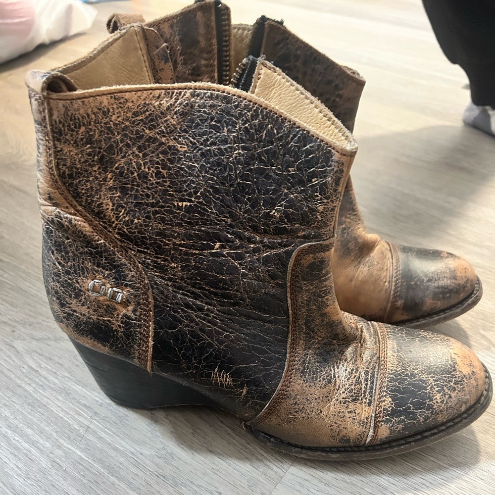 Like new! Worn twice.